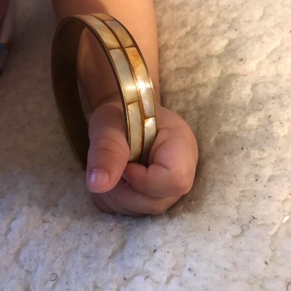 Mother of Pearl Bracelet - Picture 6 of 11